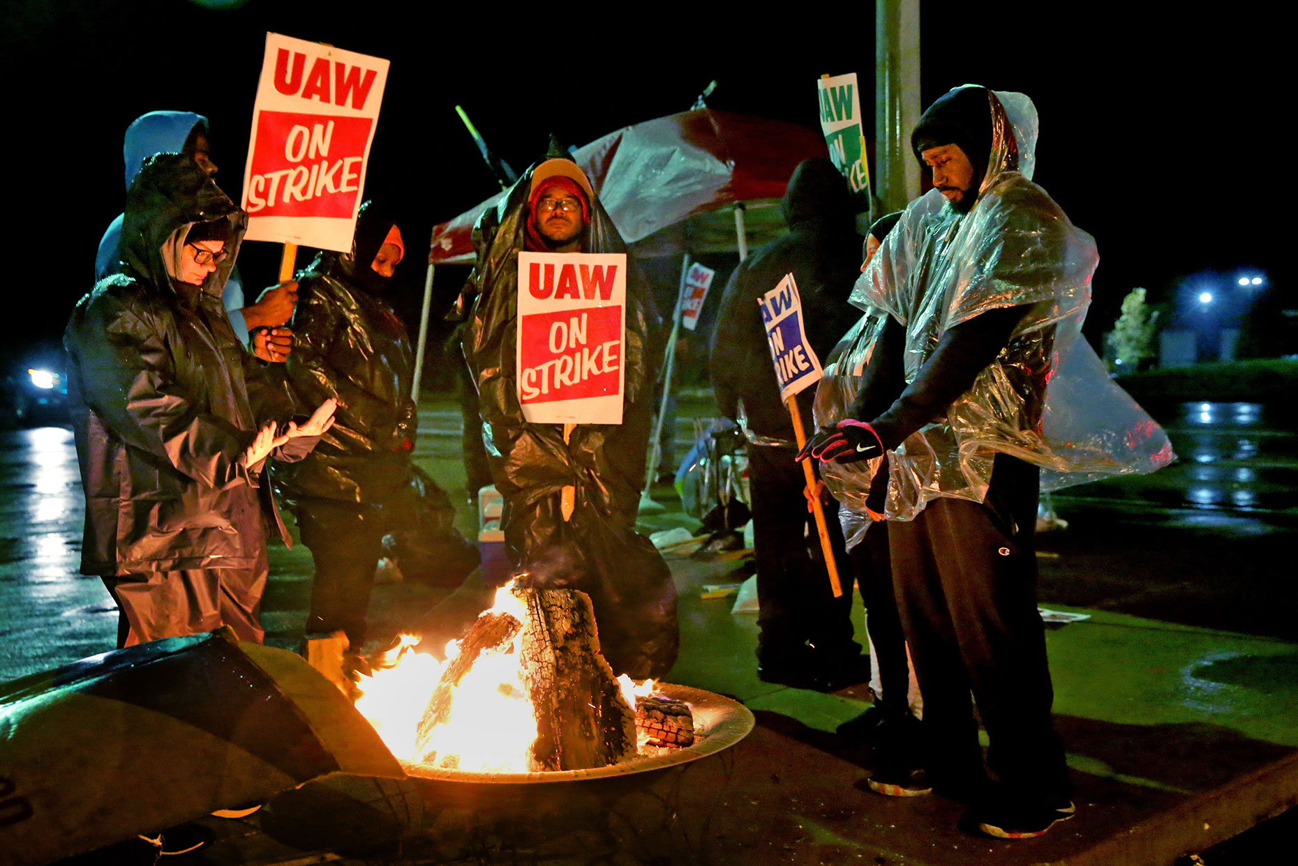 GM workers resolute as UAW strike nears a month